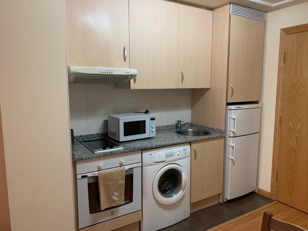 Apartamento Mota-2 Huca-Los Prados; Parking Y Wifi Gratis Oviedo Exterior foto