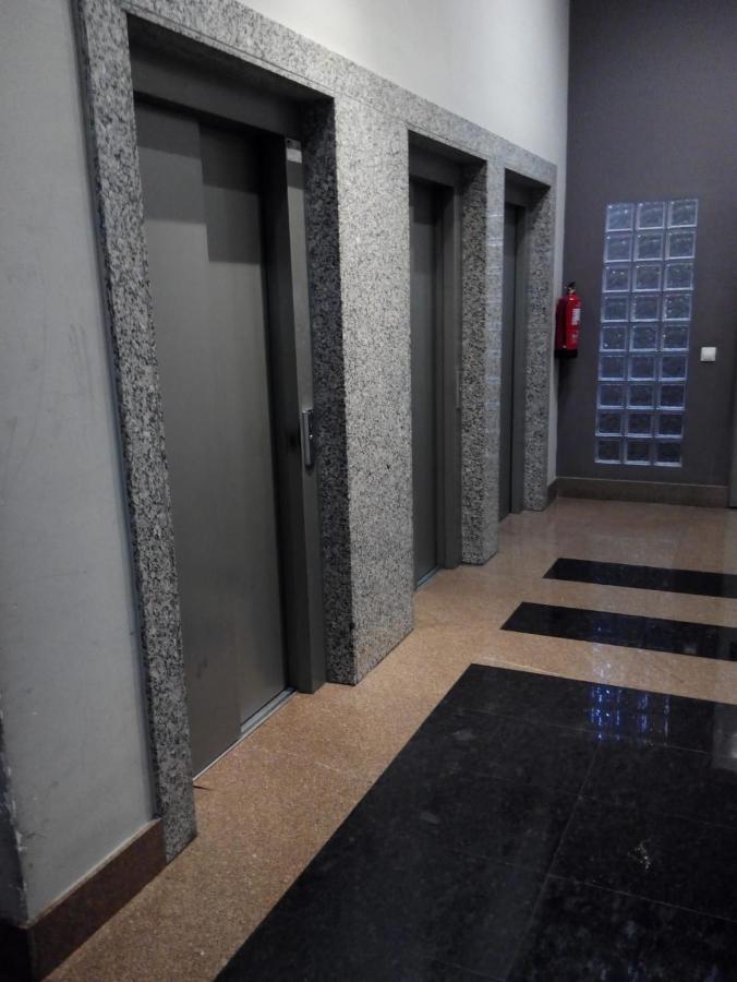 Apartamento Mota-2 Huca-Los Prados; Parking Y Wifi Gratis Oviedo Exterior foto